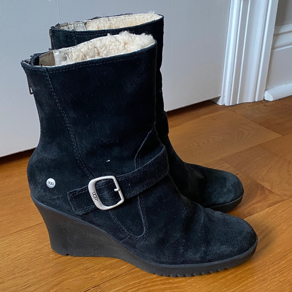 UGG Gisella Black Suede Wedge Ankle Boots Size 8